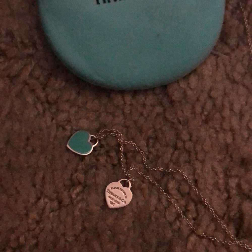 SOLD Tiffany and Co Mini Double Heart Tag Pendant. - Picture 2 of 5